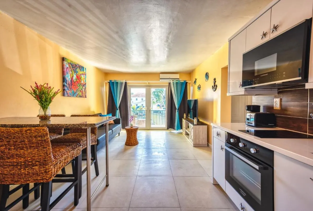 Image 2 of Apartment in downtown at the beach