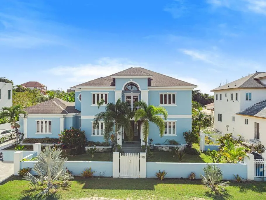 Image 6 of Blu Diamond Luxury Estate Home