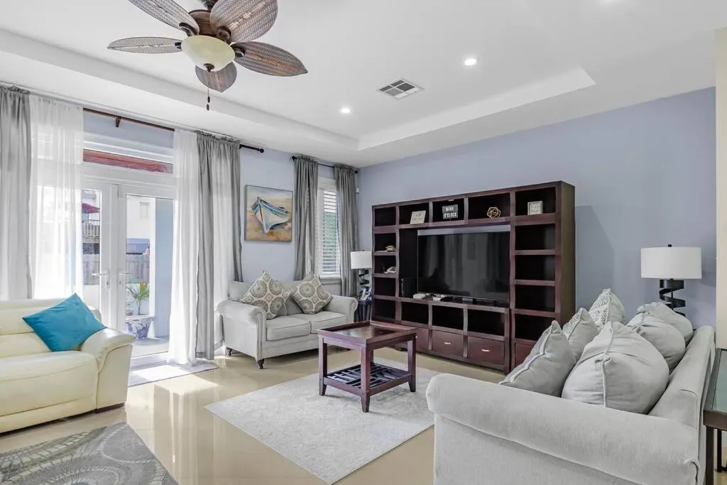 Image 5 of Blu Diamond Luxury Estate Home