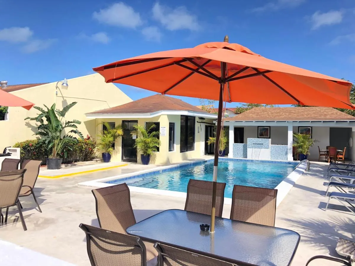 Image 1 of Colony Club Inn & Suites