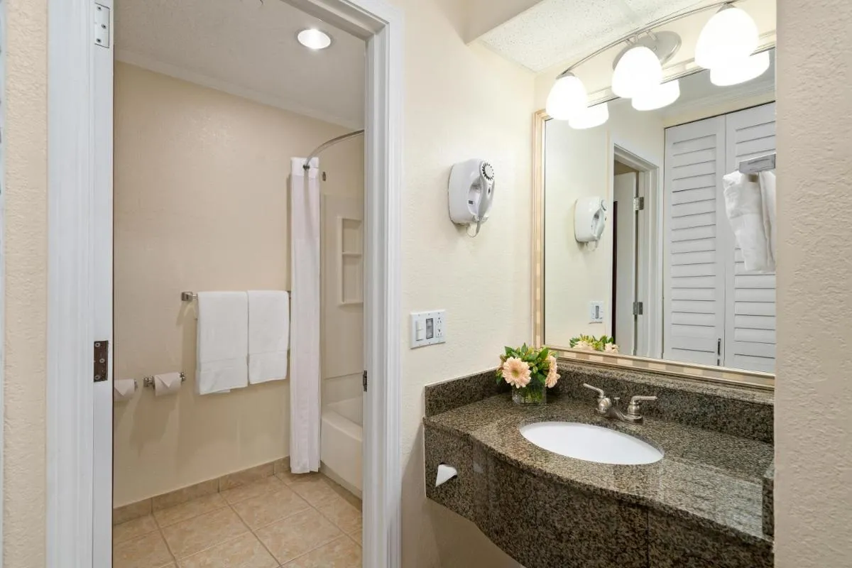 Image 2 of Comfort Suites Paradise Island