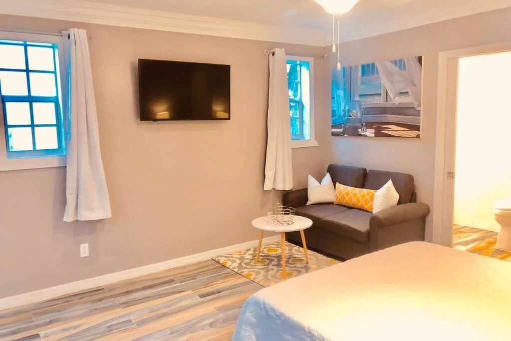 Image 4 of King & Queen Suite #7