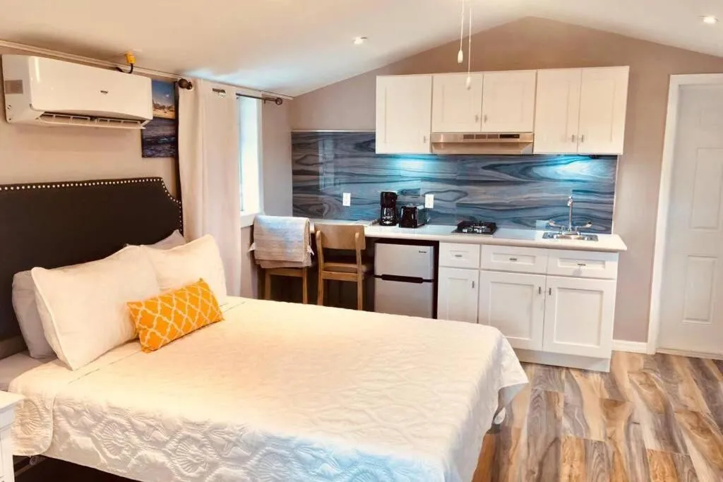 Image 3 of King & Queen Suite #8