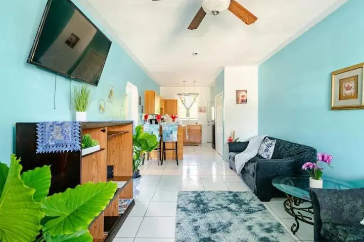 Image 4 of Tropicabana