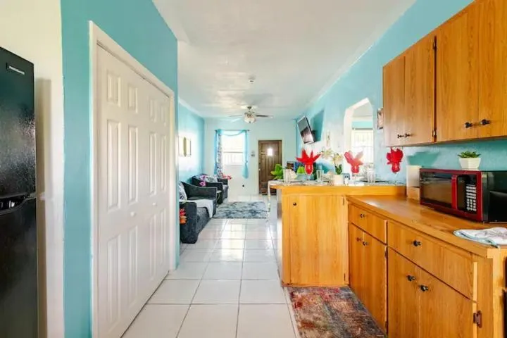 Image 3 of Tropicabana