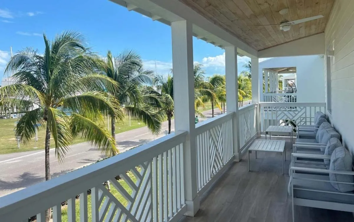 Image 2 of 4-bedroom house in delightful Palm Cay