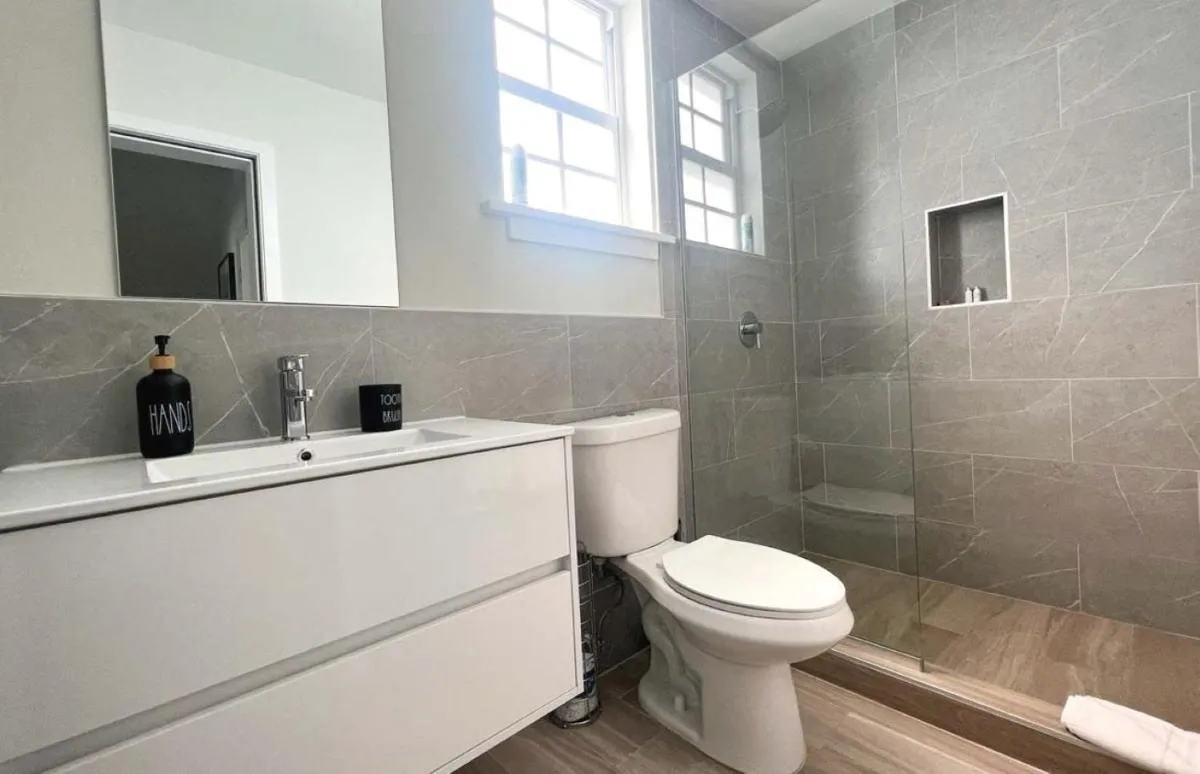 Image 4 of 4-bedroom house in delightful Palm Cay