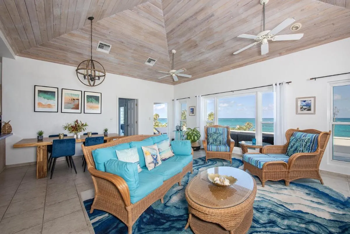 Image 4 of Aqua Vista home