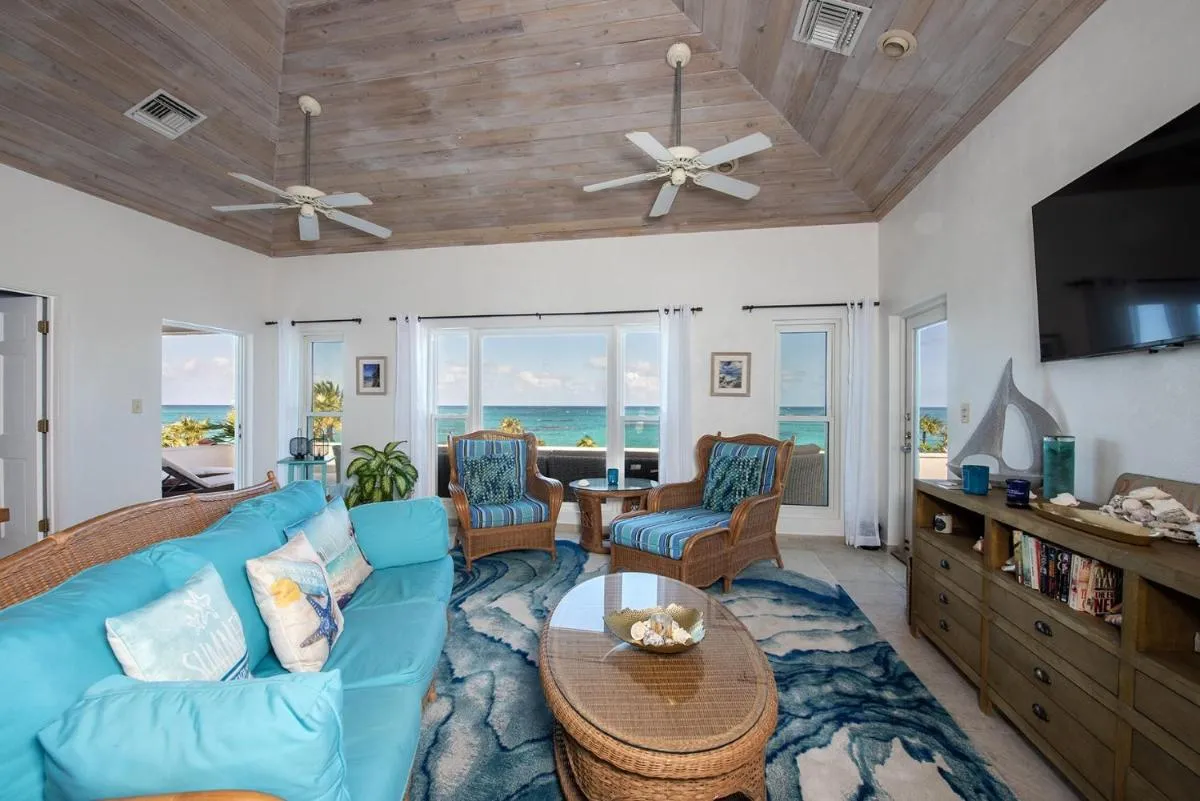 Image 6 of Aqua Vista home