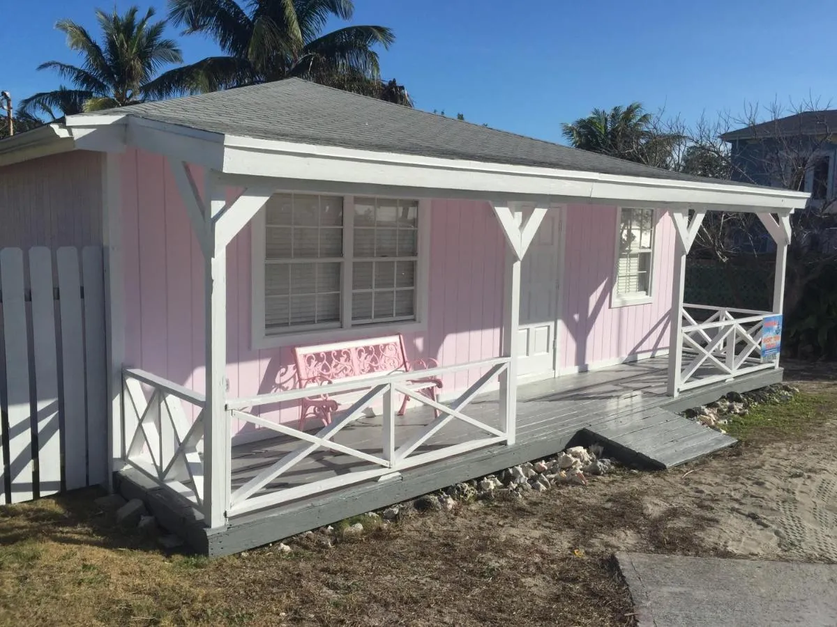 Image 3 of Bimini Seaside Villas – Pink Cottage with Beach View