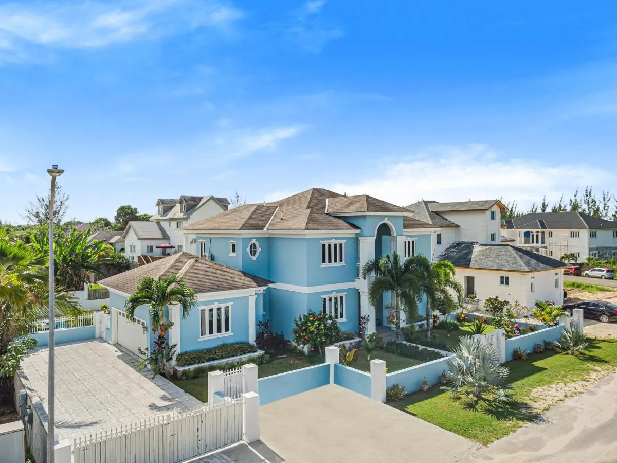 Image 1 of Blu Diamond Luxury Estate