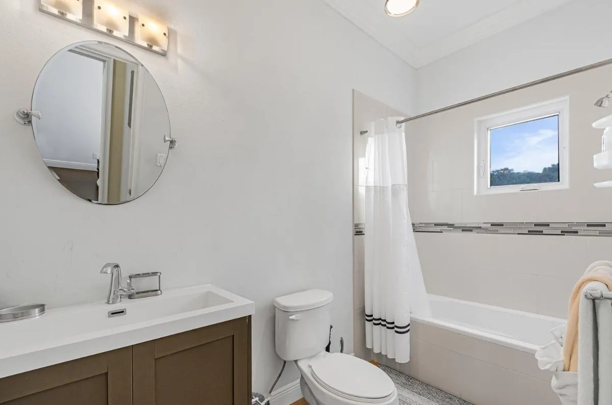 Image 5 of Blu Diamond Luxury Estate