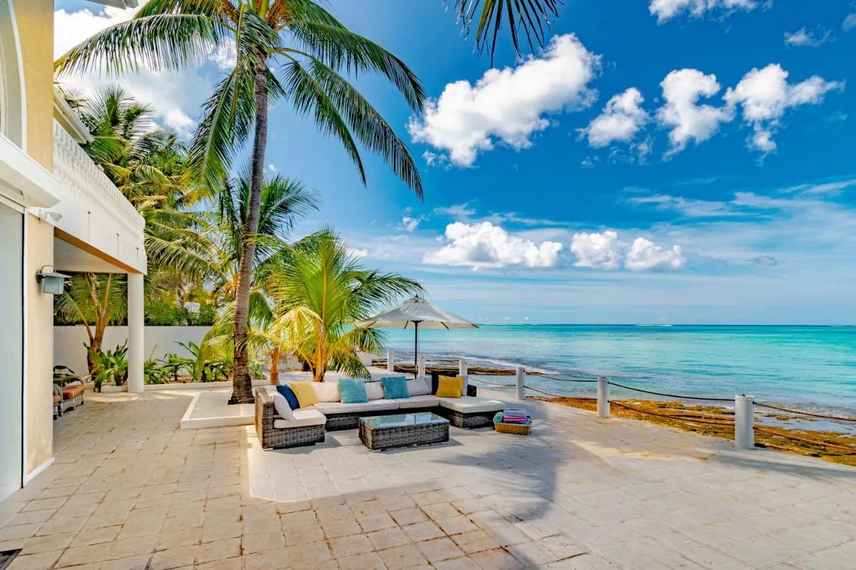Image 5 of Caprice 14 – Oceanfront Villa – Gated Community with Pool