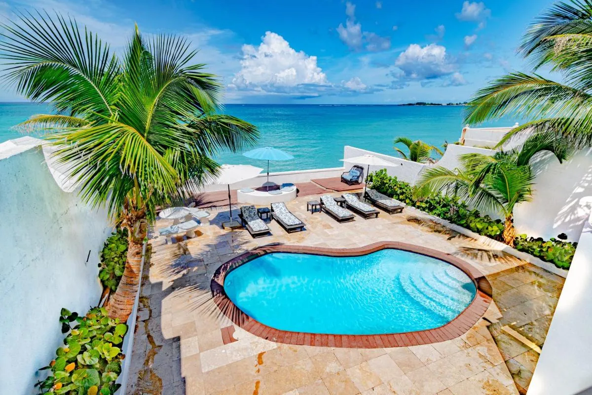 Image 3 of Caprice 14 – Oceanfront Villa – Gated Community with Pool
