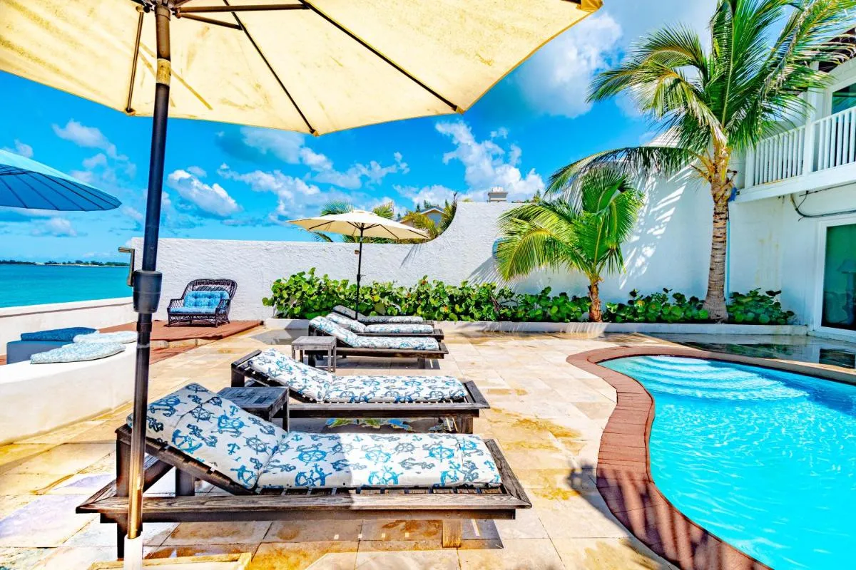 Image 4 of Caprice 14 – Oceanfront Villa – Gated Community with Pool