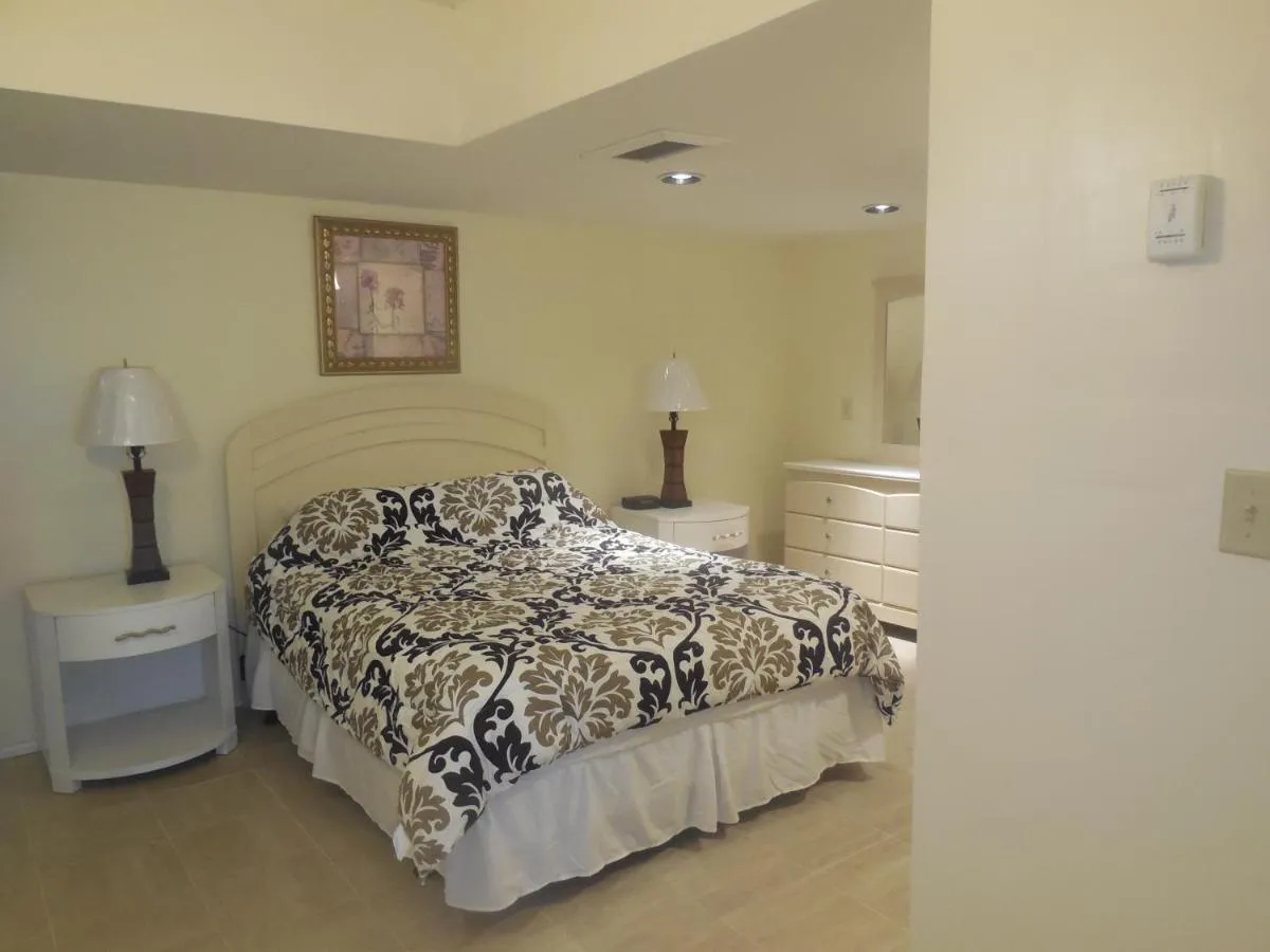 Image 4 of Dundee Bay Villas