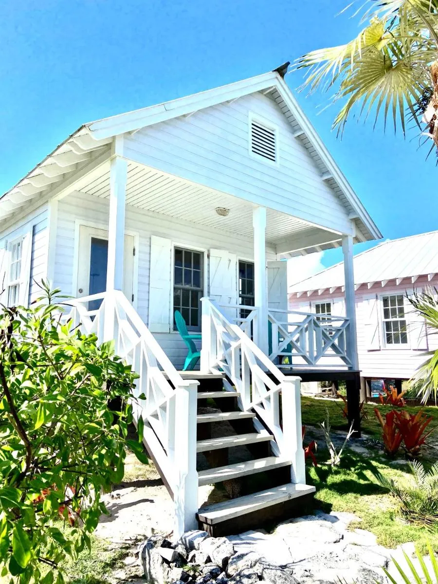 Image 4 of Eleuthera Retreat – Villa & Cottages on pink sand beachfront