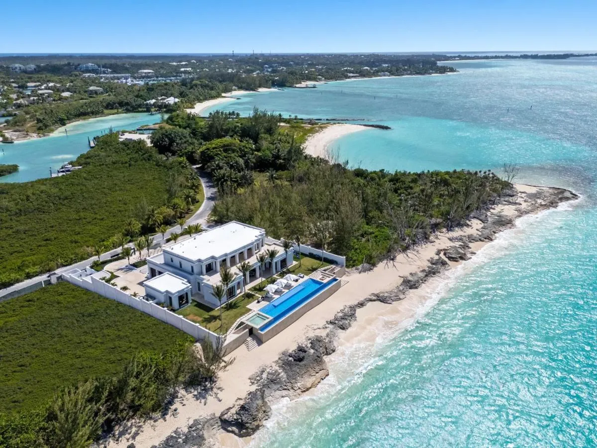 Image 4 of Exclusive Villa Blue Montana