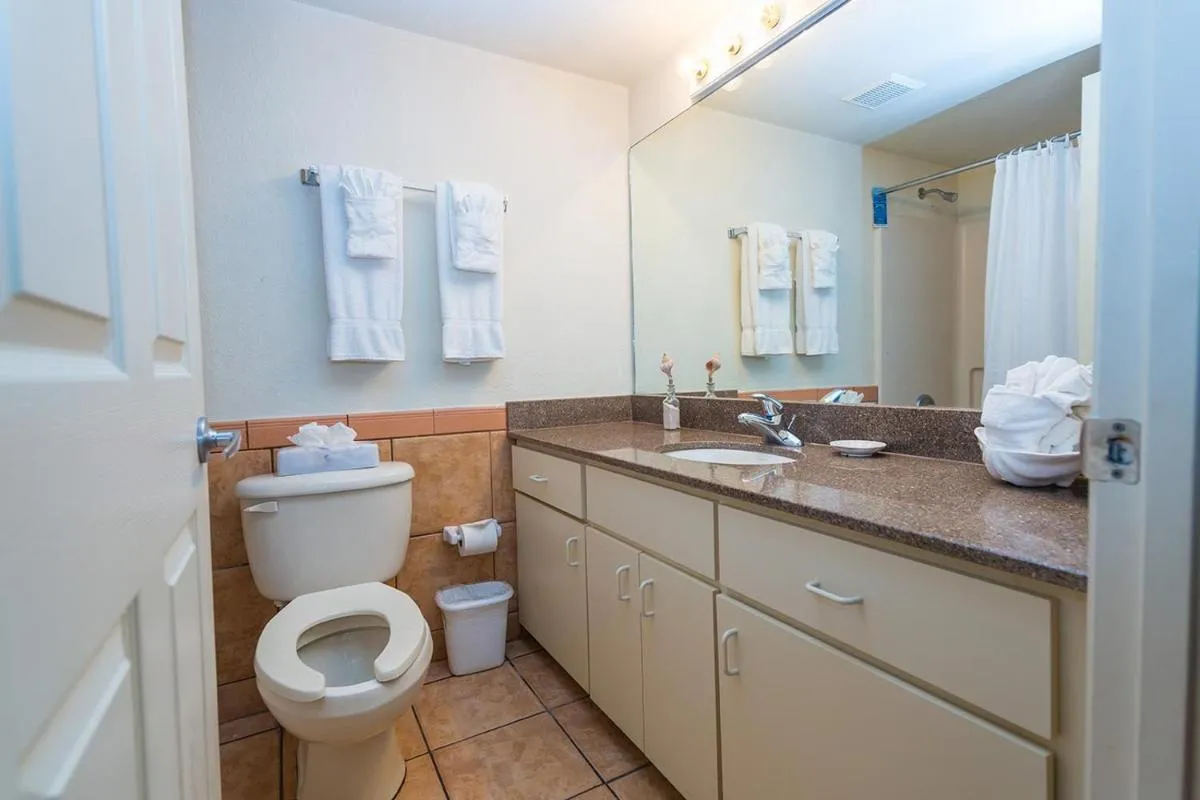 Image 6 of Island Seas Resort