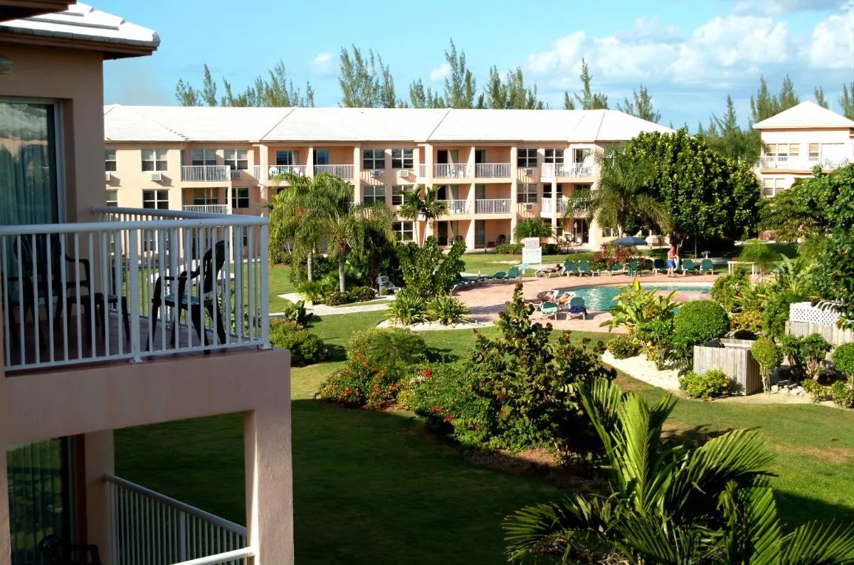 Image 4 of Island Seas Resort