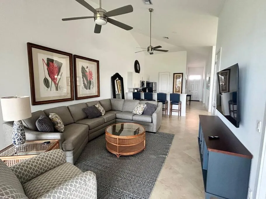 Image of Luxury Bahama Beach Club with Golf Cart Included!