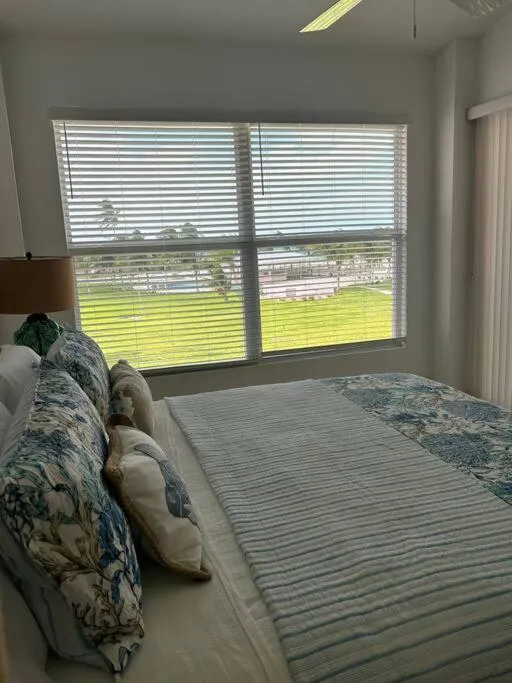 Image 4 of Luxury Bahama Beach Club with Golf Cart Included!