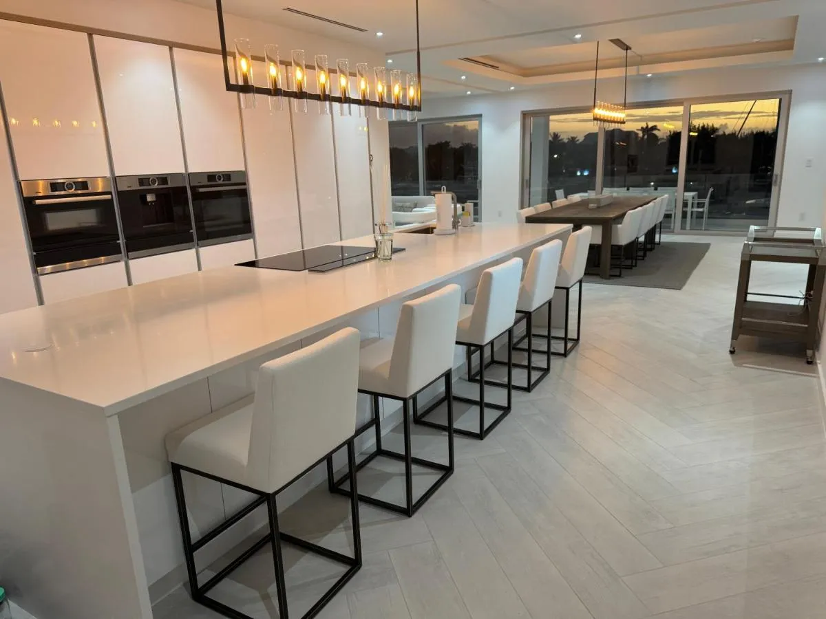 Image 3 of New Luxury Waterfront Condo, Palm Cay, The Bahamas