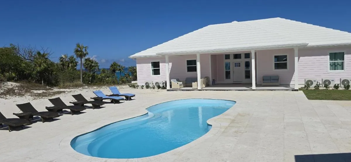 Image 2 of Pink Sands Point Main House home