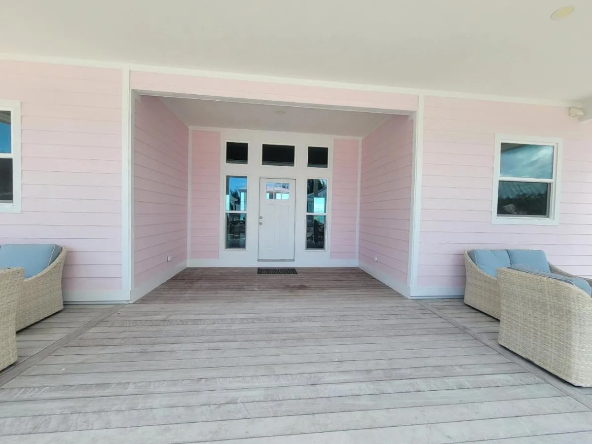 Image 2 of Pink Sands Point estate