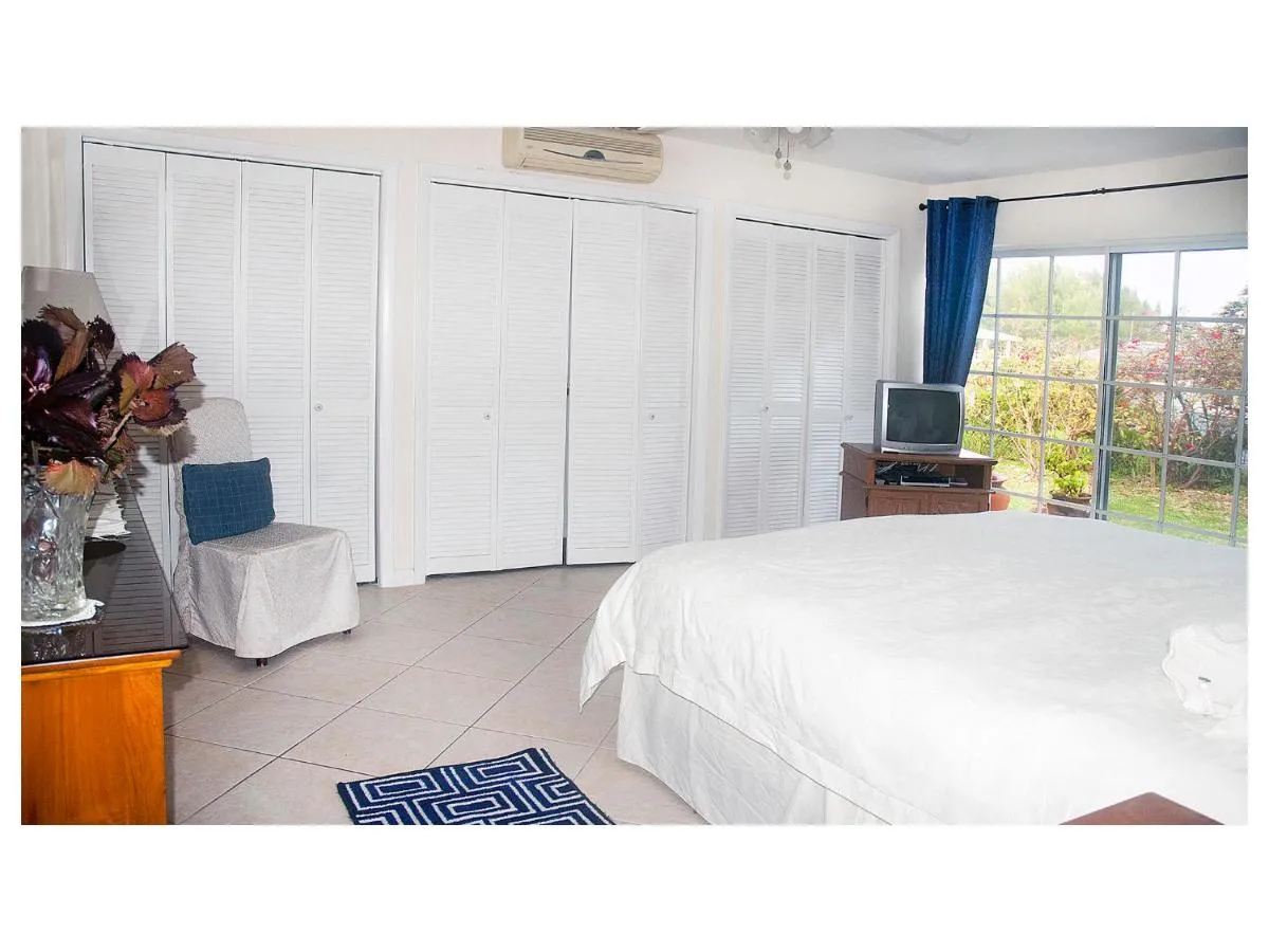 Image 4 of Silver Point Villa