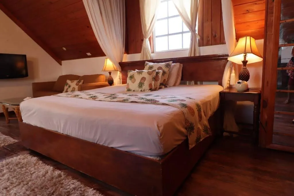 Image 3 of Suncrest House Cozy Suite